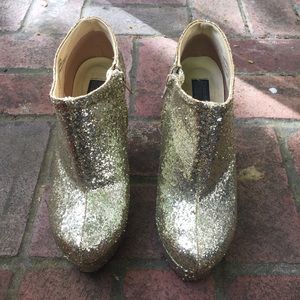Deena and Ozzy Gold Glitter Wedges